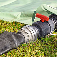 Filling the storage container - hose connection in detail