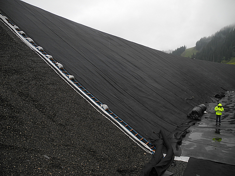 Efficient slope design: HUESKER geosynthetic solutions for greater safety in heap leaching applications