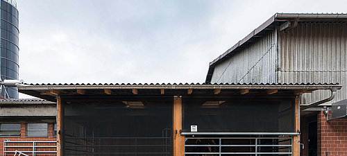 Lubratec® Doors - Roller shutter door - Durable and simple door for occasional passages Lubratec roller shutter door - Reliable and durable door for wind-protected areas