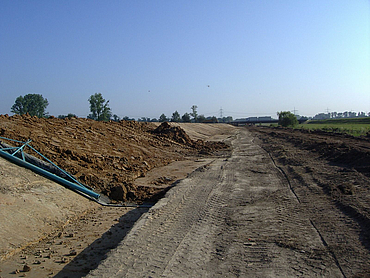 Clay sealing membrane installed underground