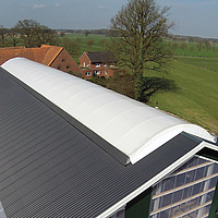 Sealed light ridge and built-in wrap-around ventilation in a dairy barn in Südlohn
