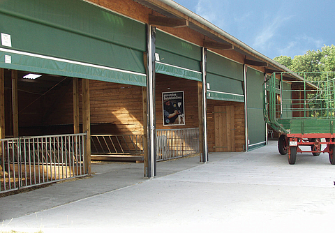 Lubratec roller shutters as wind and weather protection for narrow barn openings