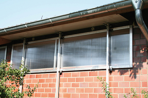 Lifting window as ventilation system at the indoor riding arena